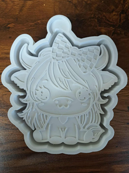 Cow Highland Sitting with Checkered Bow Mold